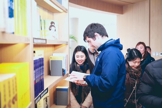 2023年2月—学院师生为国际世界运动协会考察团提供翻译服务